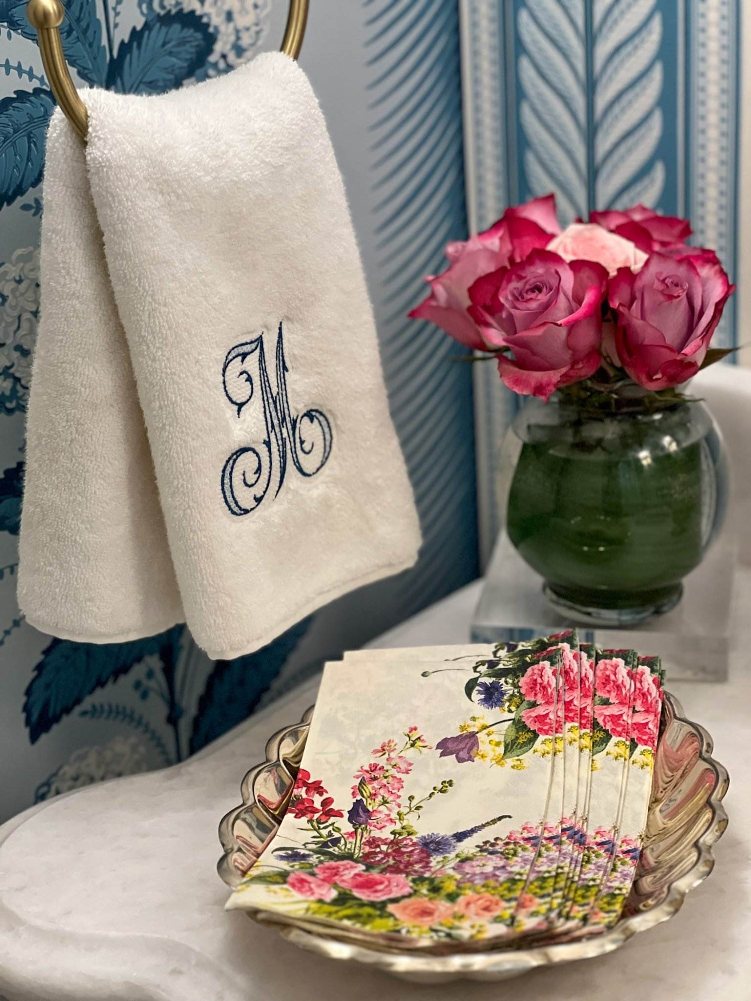 decor in powder room with fresh flowers