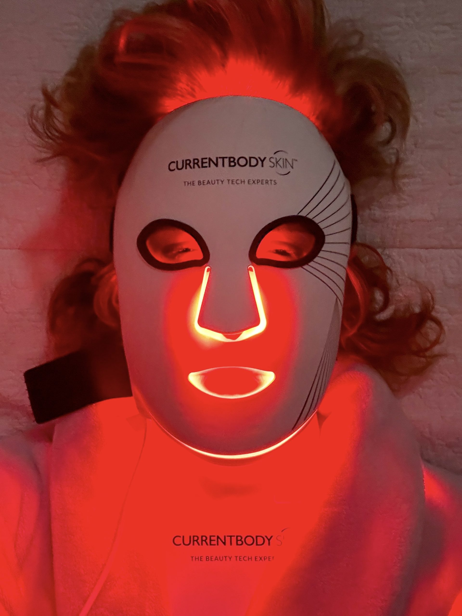 Red Light Therapy for Skin: What Works, What Doesn’t, and What the ...
